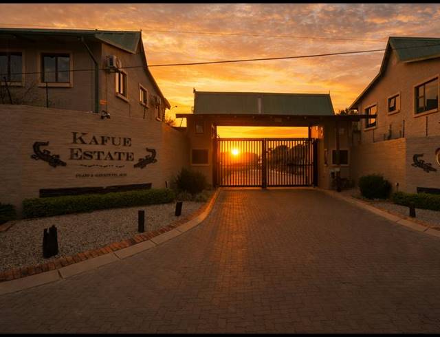 4 BEDROOM CLUSTER FOR SALE IN GLEN MARAIS